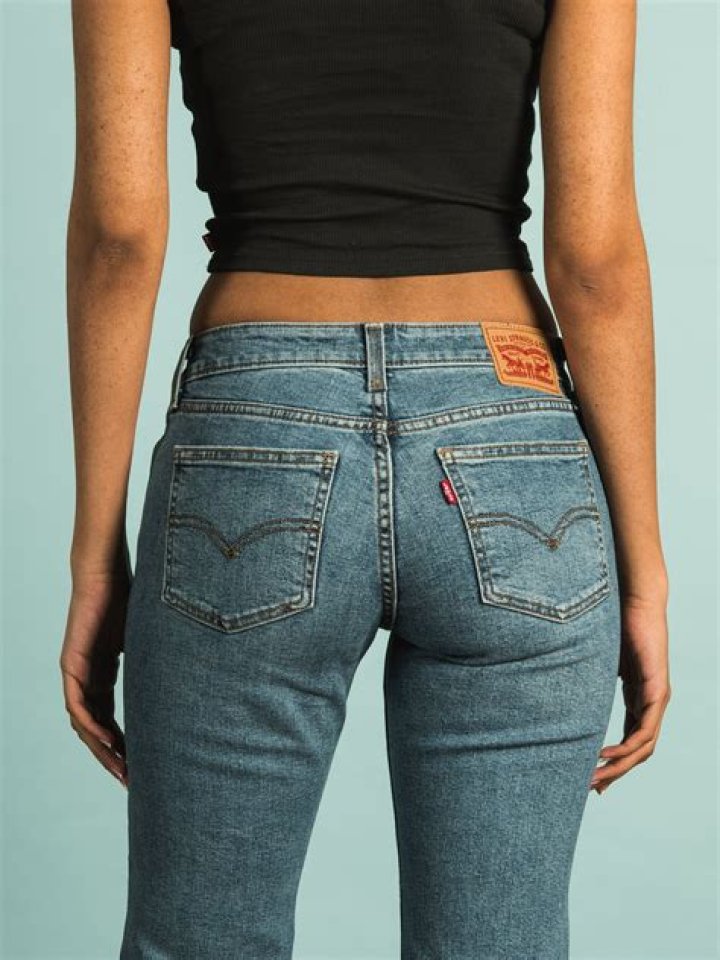 Are low rise jeans back 2021?