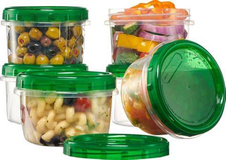 Can botulism grow in airtight containers?