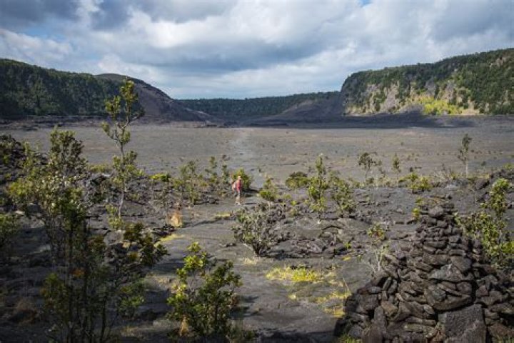 How deep is the lava lake in Hawaii?