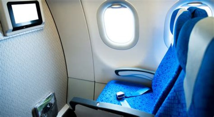 How long are the seatbelts on Delta Airlines?