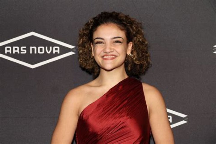 Is Laurie Hernandez rich?