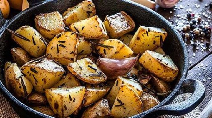 What should not be cooked in iron Kadai?