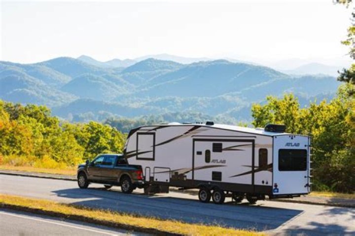 Which is safer to tow 5th wheel or travel trailer?