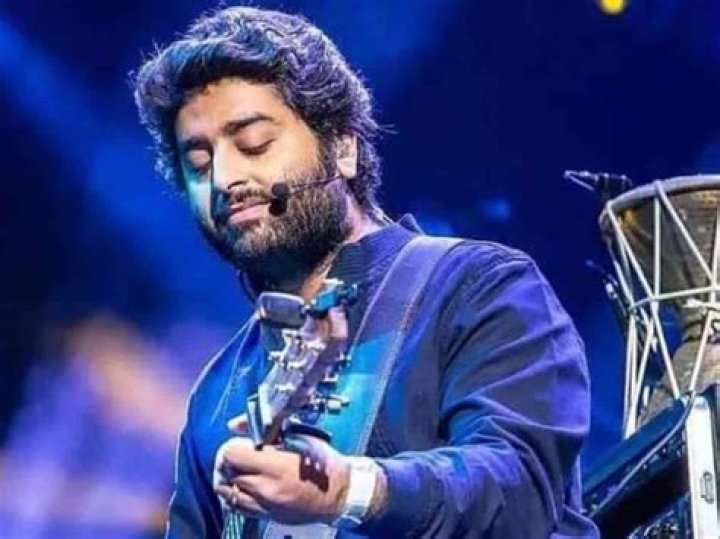 Who is Arijit Singh Favourite singer?