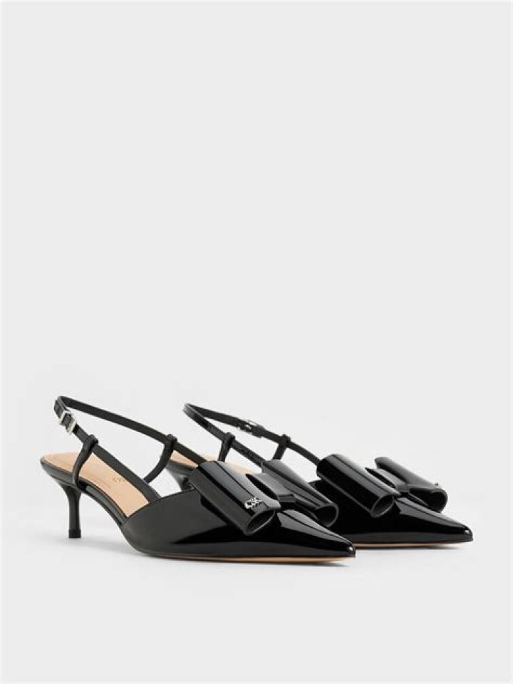 Why are they called kitten heels?